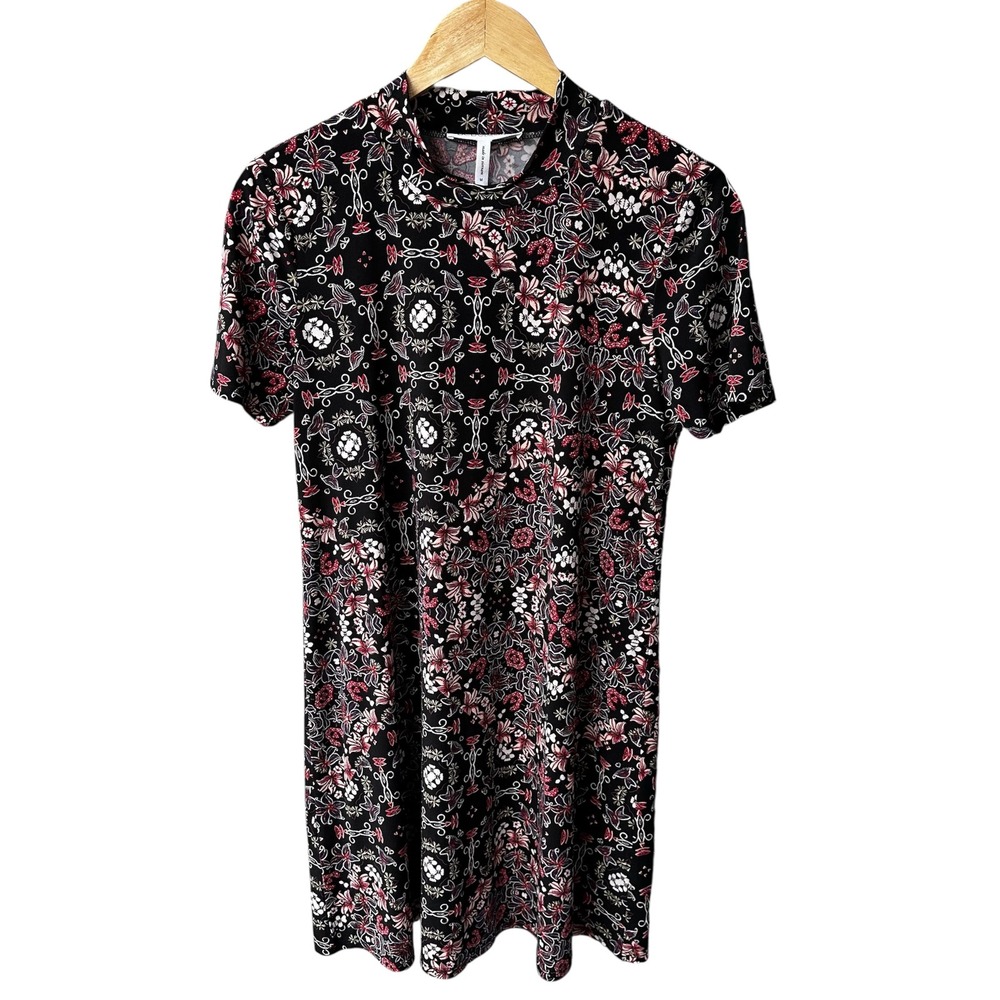 BCBG Dress Mock Neck Floral Mini Shift Black Red Floral Preppy Size Medium